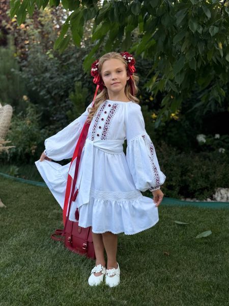 Джулія - Сукня для дівчинки з бордовою вишивкою фото
