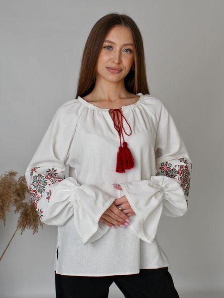 Живиця - Вишита жіноча сорочка з червоно-зеленою вишивкою фото