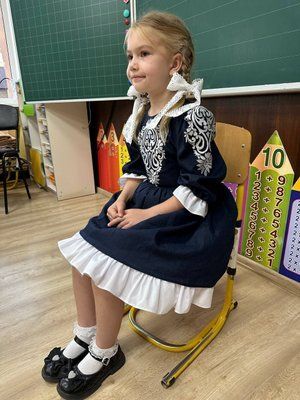 Лаура - Шкільна форма фото