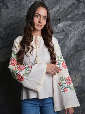 Аделіна - Жіноча сорочка з вишитими квітами фото